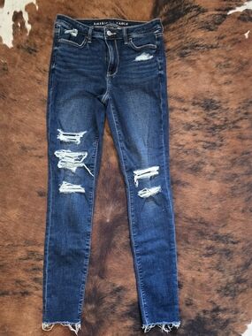 American Eagle Outfitters Women's Distressed Dark Blue Skinny Jeans Size 6